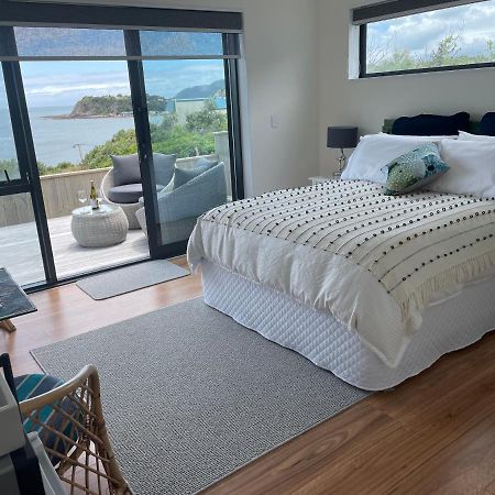 Atahu Bed and Breakfast Porirua Eksteriør billede